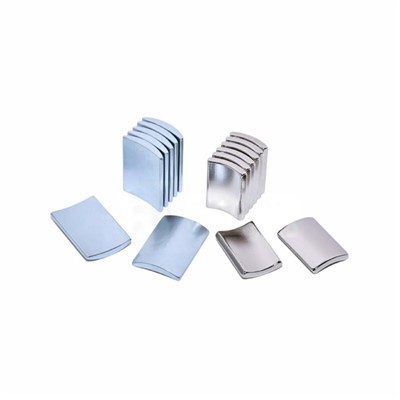 Neodimijski lučni magnet